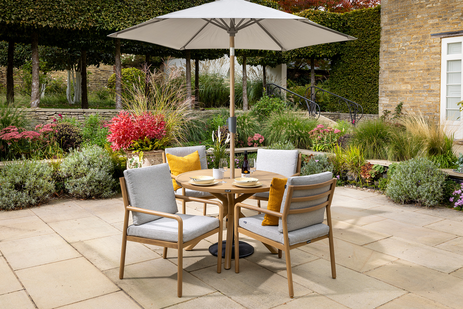 Sahara 4 Seat Round Dining Set